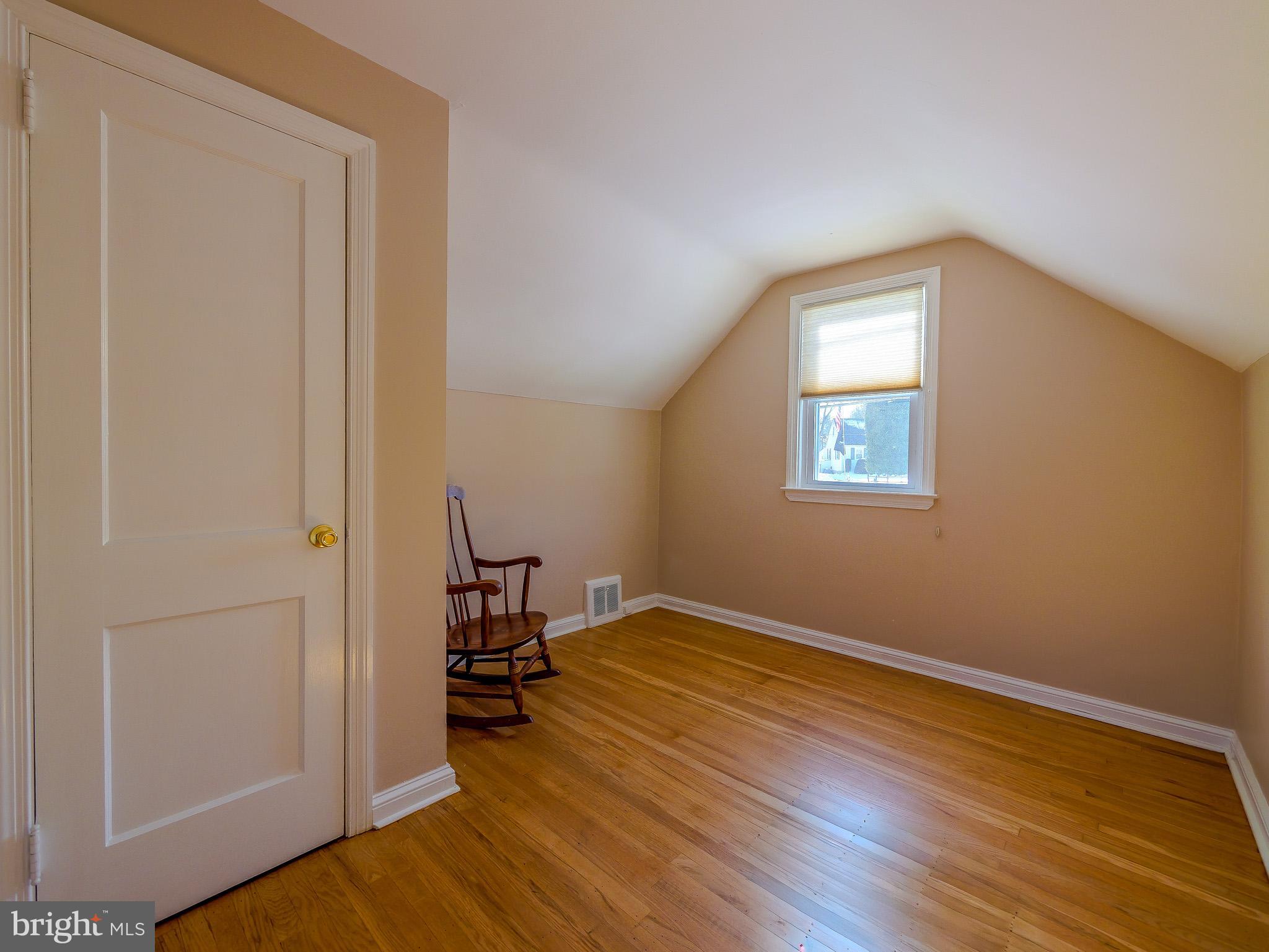 118 North Line Road Newtown Square, PA 19073 - Photo 54 of 69 an empty room with wooden floor closet and windows
