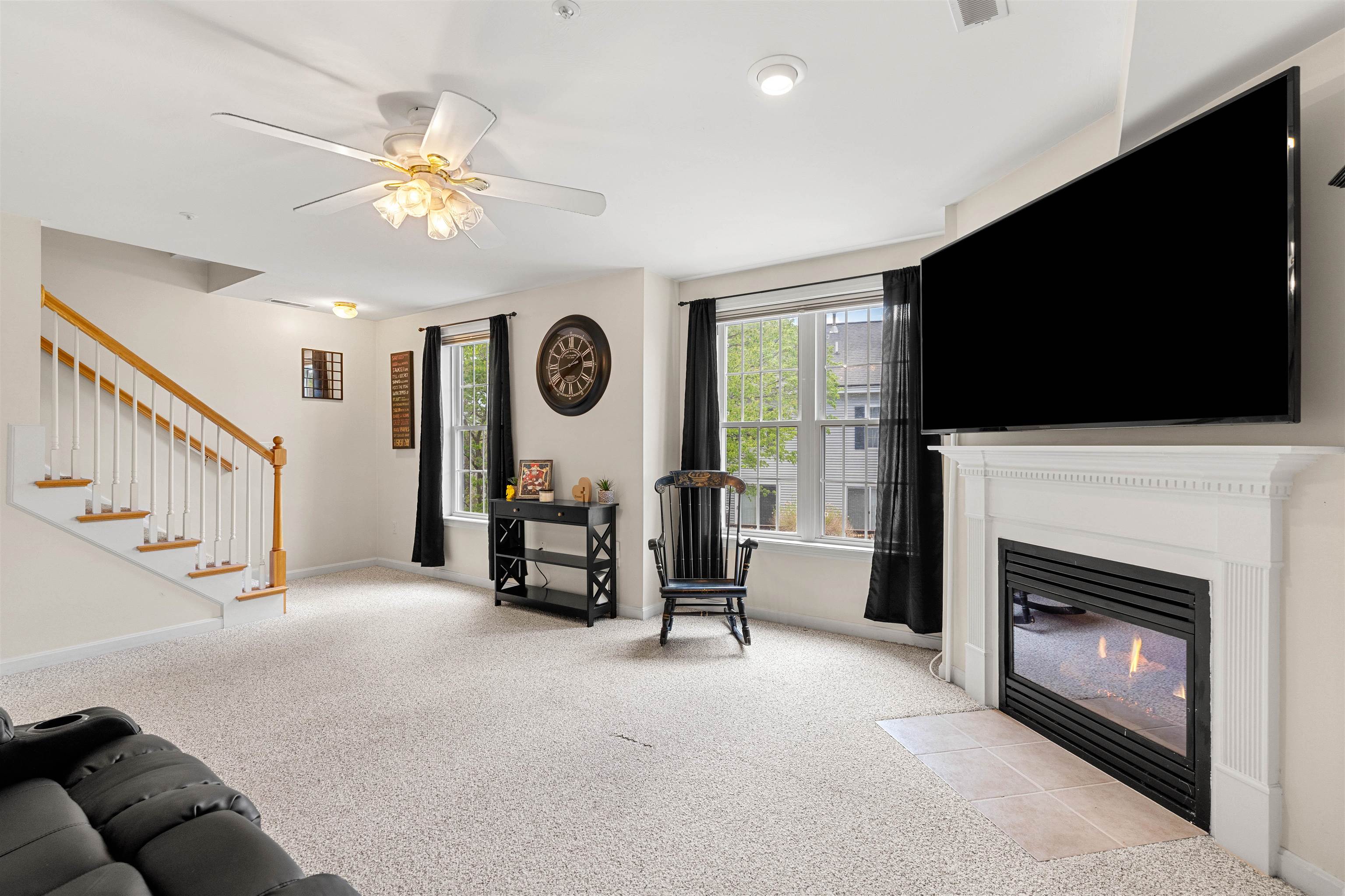 28 Andrew Street Manchester, NH 03104 - Photo 4 of 40