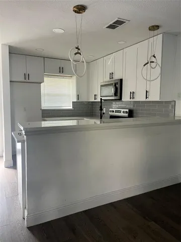 $1,800 | 15140 Oakwood Lane, Balch Springs, TX 75180