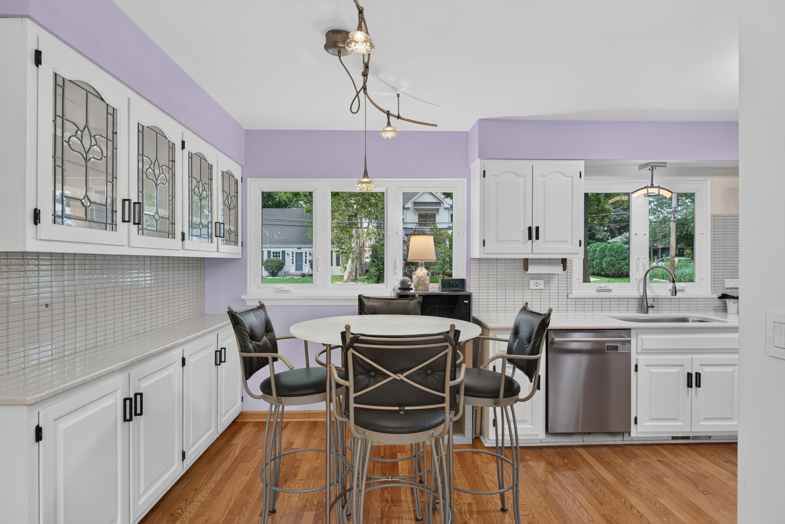 220 East Hillside Road Naperville, IL 60540 - Photo 10 of 57 Gallery Image 10
