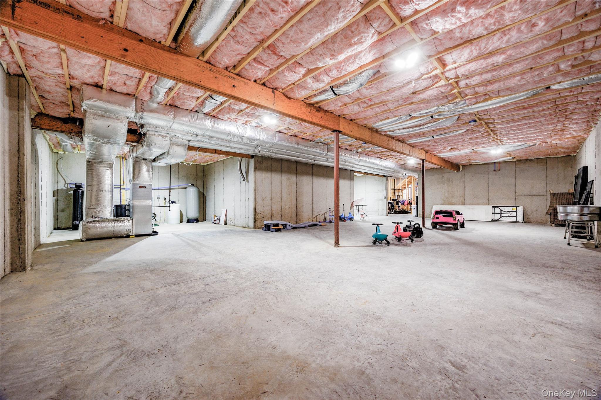 11 Knolls Road Wallkill, NY 12589 - Photo 45 of 48 a view of a garage