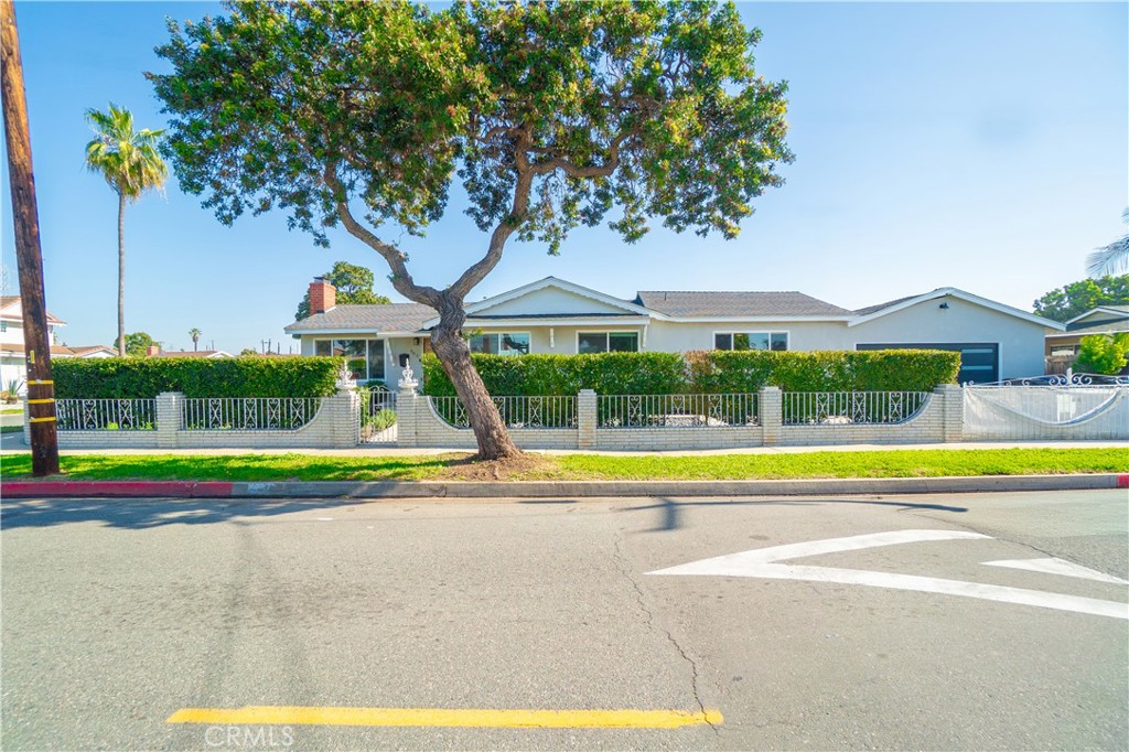 902 East 163rd Street Carson, CA 90746 - Photo 4 of 41