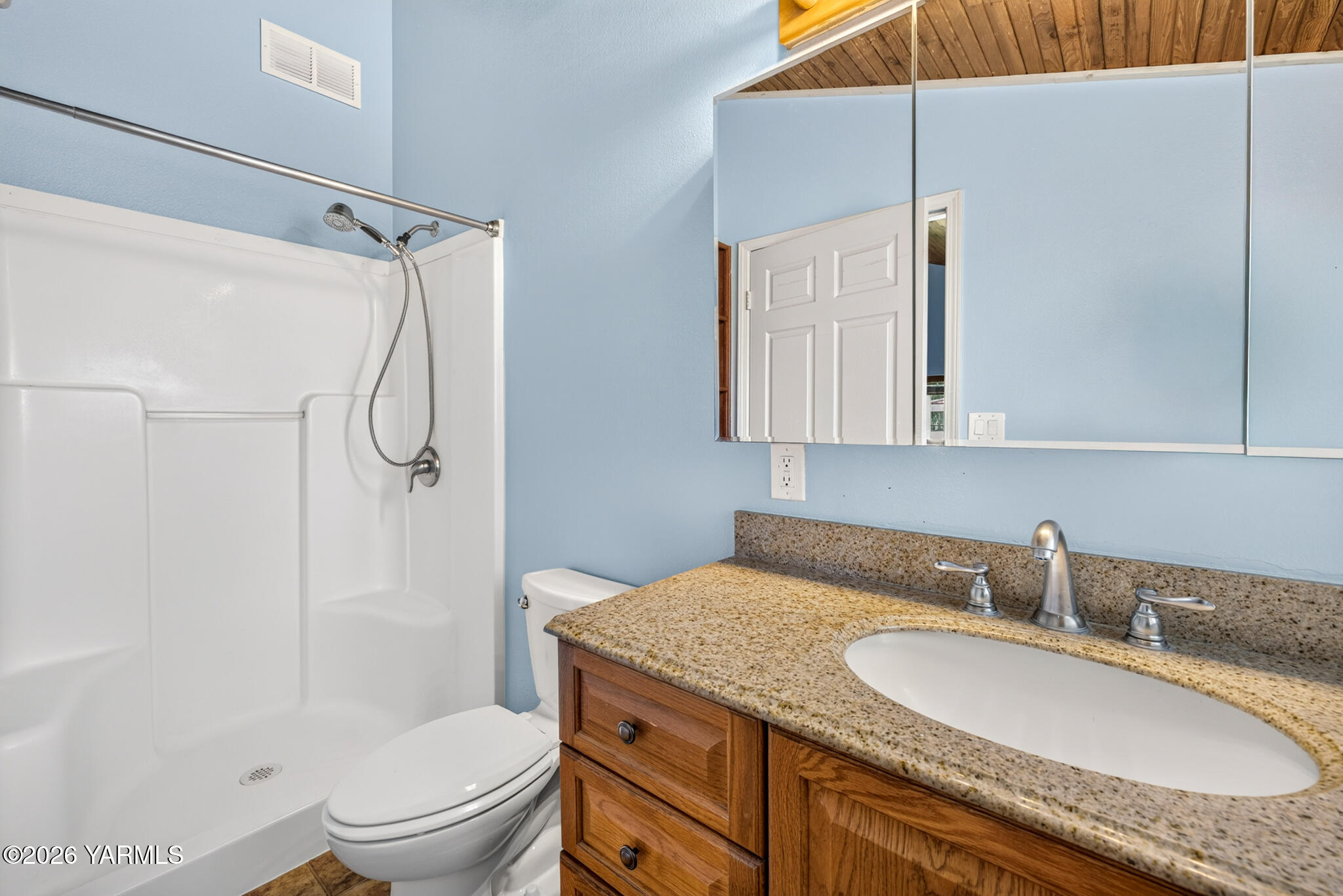 2281 Gurley Road Granger, WA 98932 - Photo 27 of 41 26 Primary Bathroom
