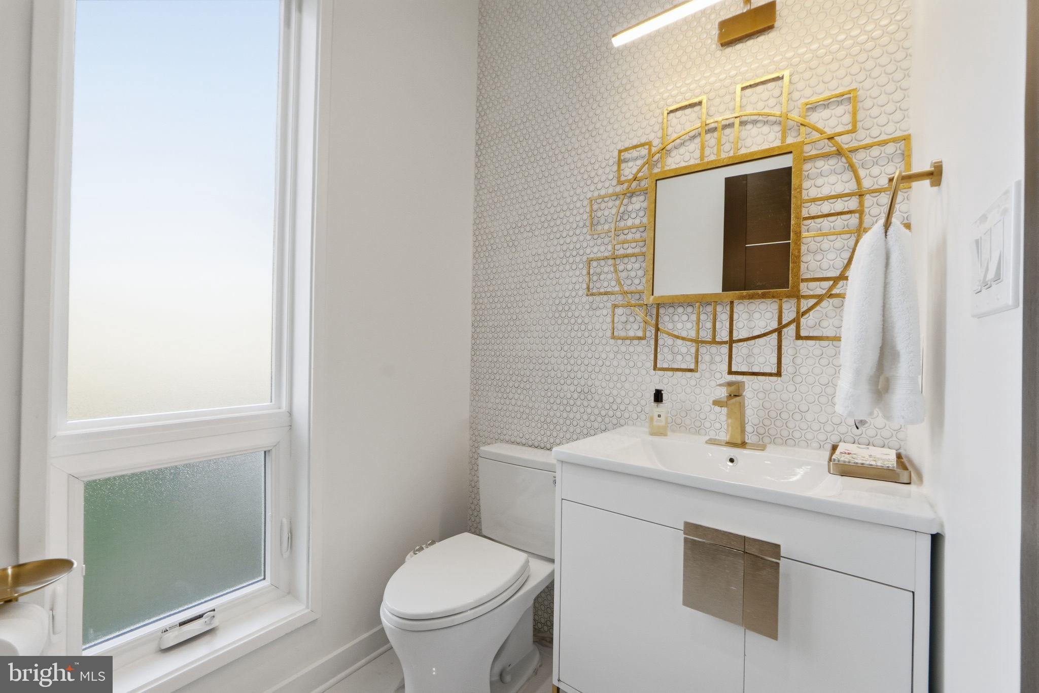 2368 Hunter Mill Road Vienna, VA 22181 - Photo 28 of 74 Powder Room