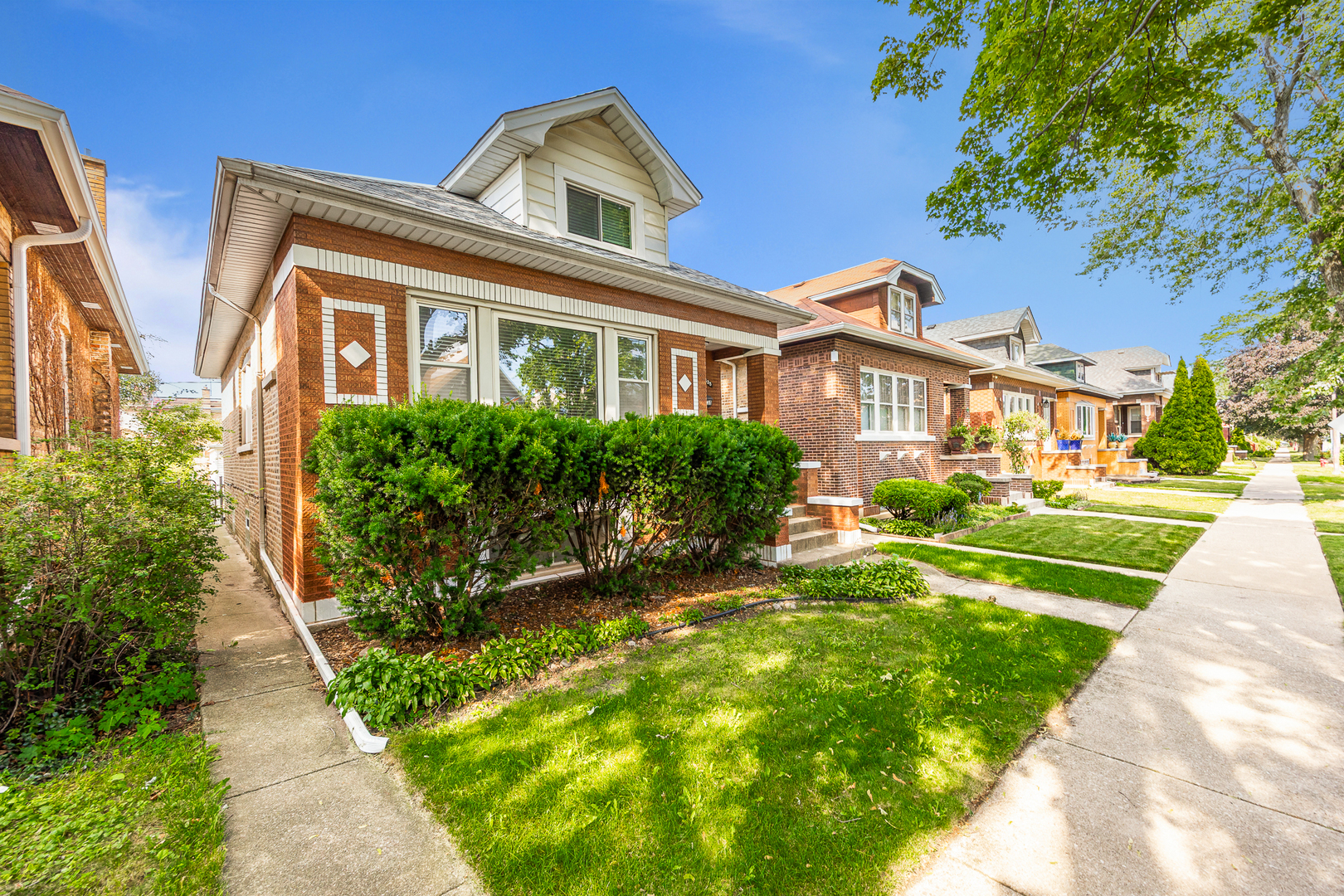 6535 26th Place Berwyn, IL 60402 - Photo 26 of 26 a front view of house with yard and green space