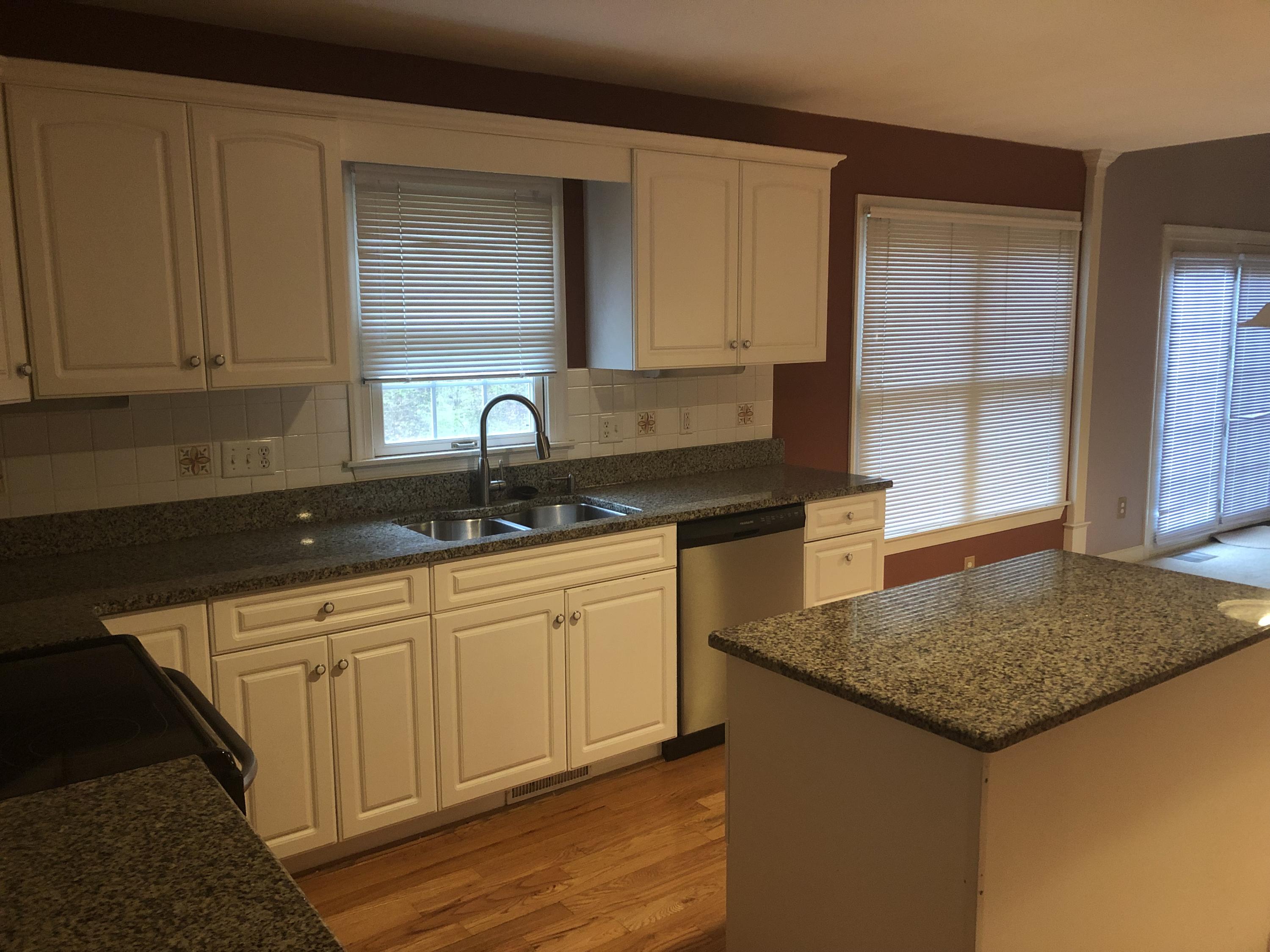 8286 Olsen Road Roanoke, VA 24019 - Photo 7 of 37 Kitchen