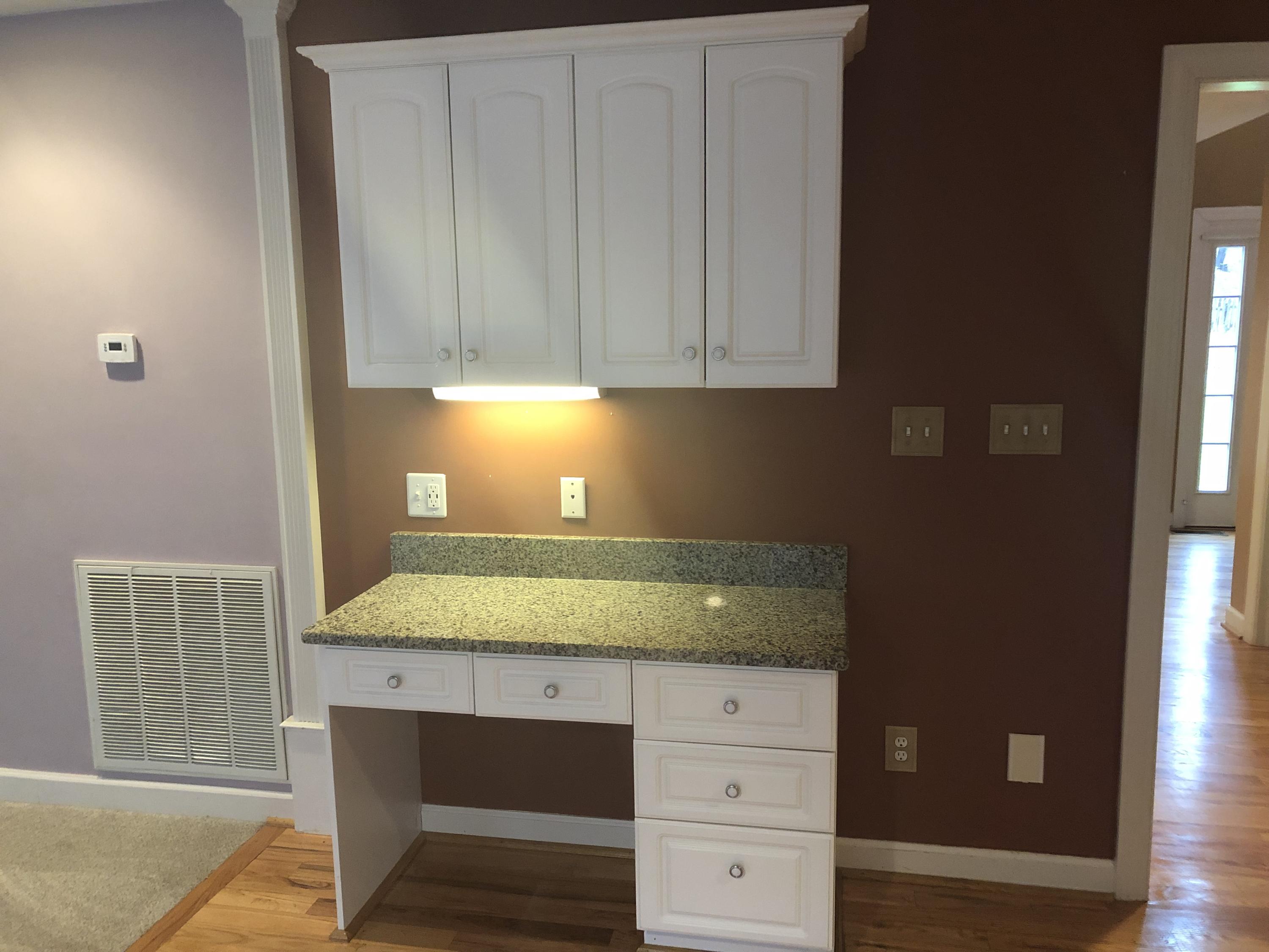 8286 Olsen Road Roanoke, VA 24019 - Photo 10 of 37 Desk area