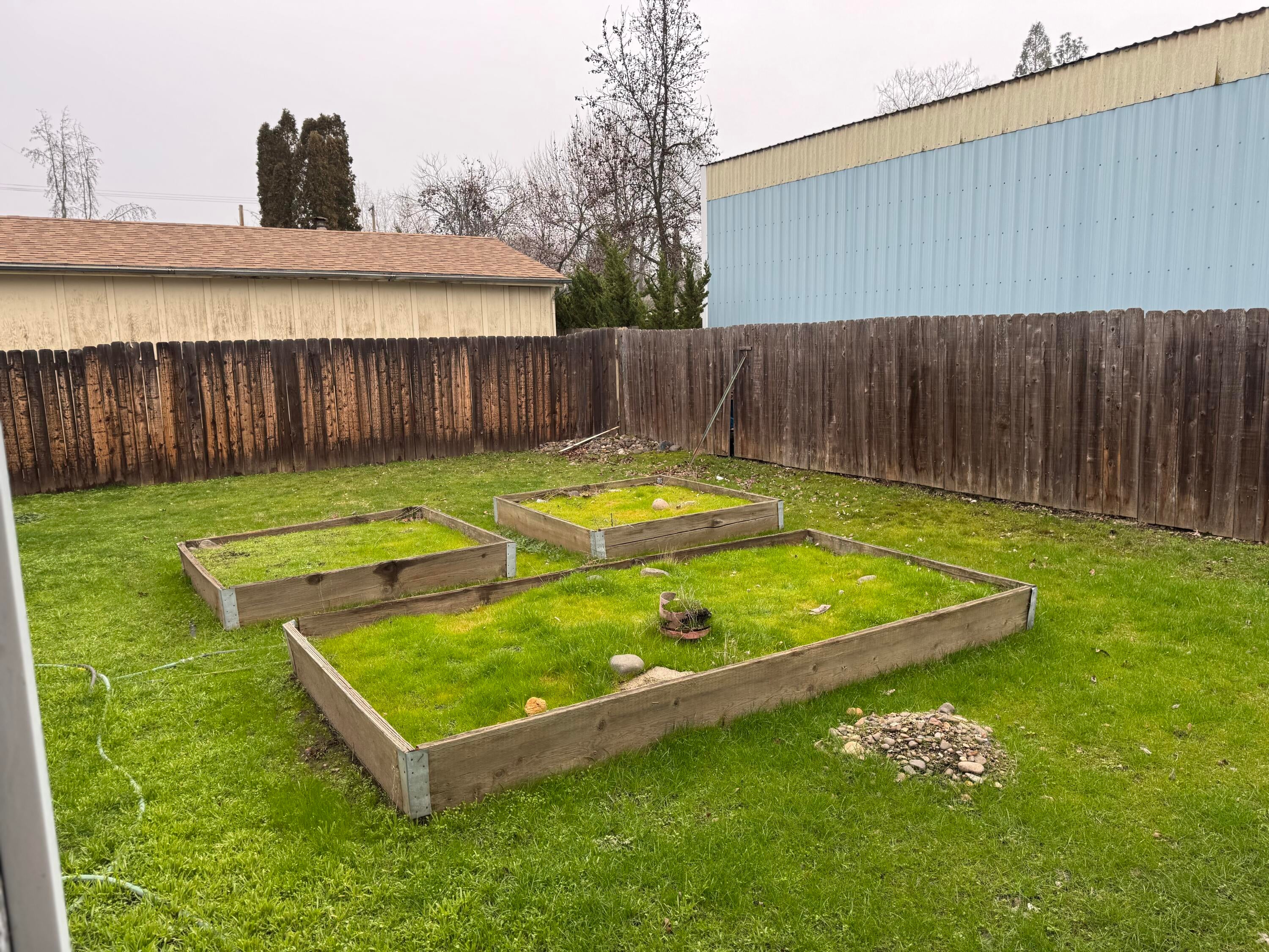2488 Roberts Road Medford, OR 97504 - Photo 3 of 11 IMG_8223