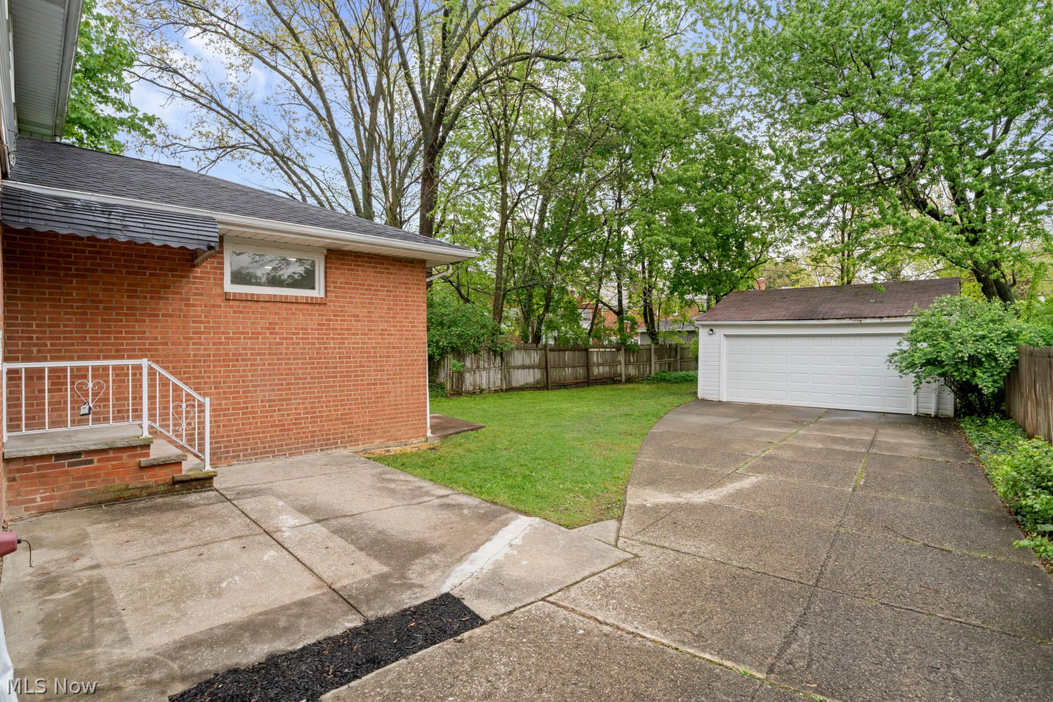 2375 Glendon Road University Heights, OH 44118 - Photo 45 of 50