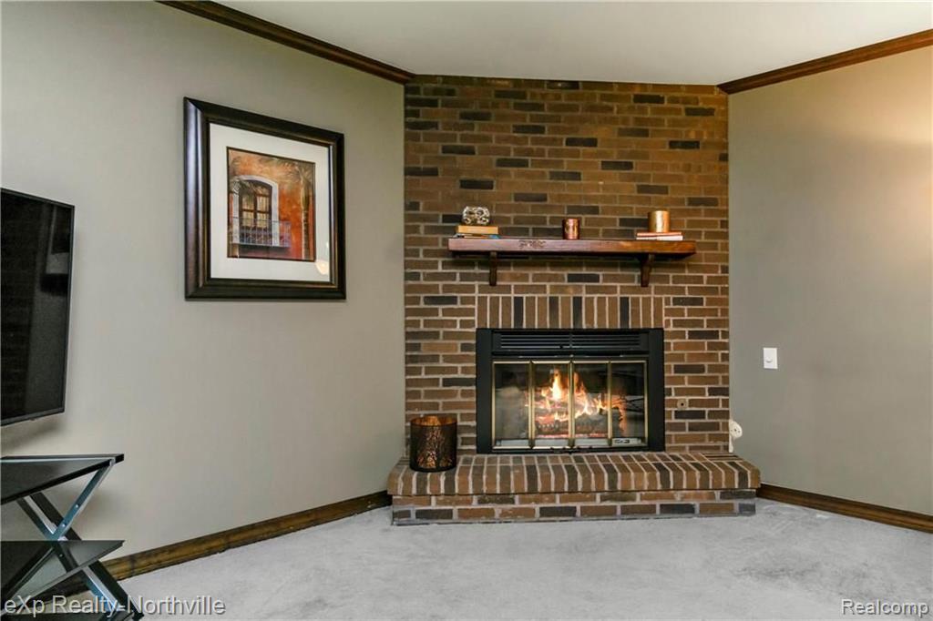 28122 Yorktown Road Farmington Hills, MI 48331 - Photo 8 of 15