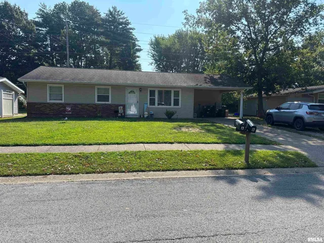 $94,900 | 205 South Emerald Lane, Carbondale, IL 62901