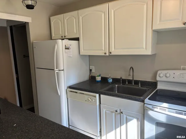 $94,900 | 205 South Emerald Lane, Carbondale, IL 62901