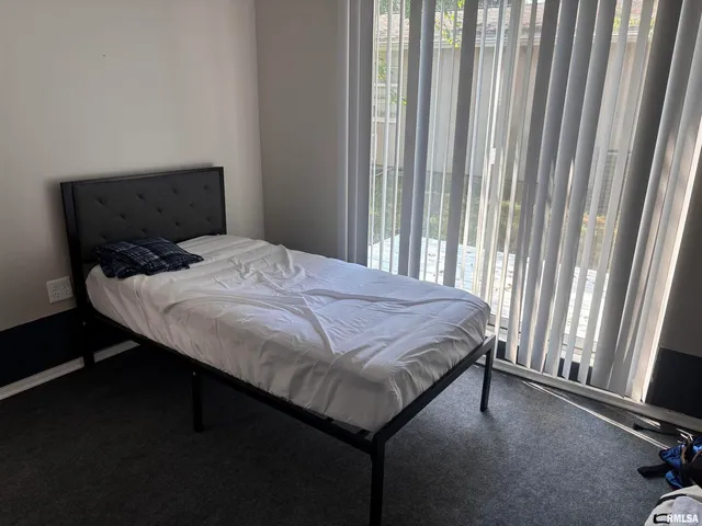 $94,900 | 205 South Emerald Lane, Carbondale, IL 62901