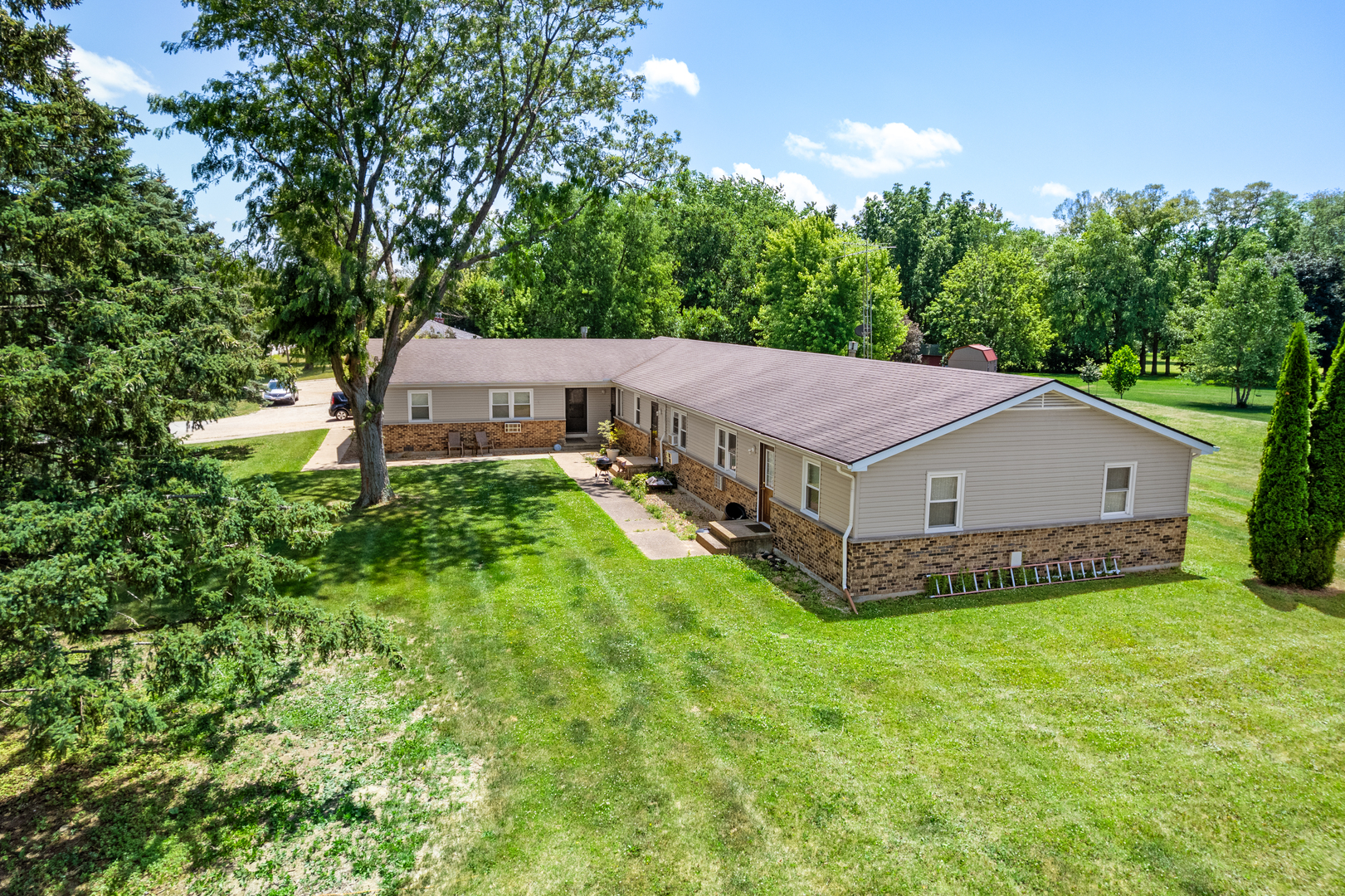 1610 Suydam Road Sandwich, IL 60548 - Photo 3 of 15 Gallery Image 3