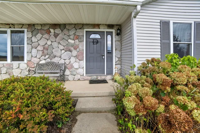 $540,000 | 7580 River Road, Evart, MI 49631