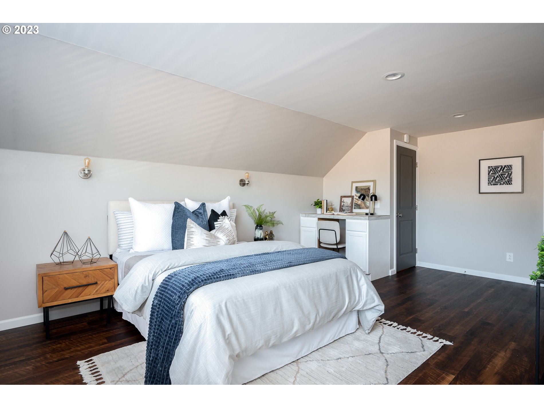 2115 Southwest 195th Avenue Aloha, OR 97003 - Photo 15 of 31