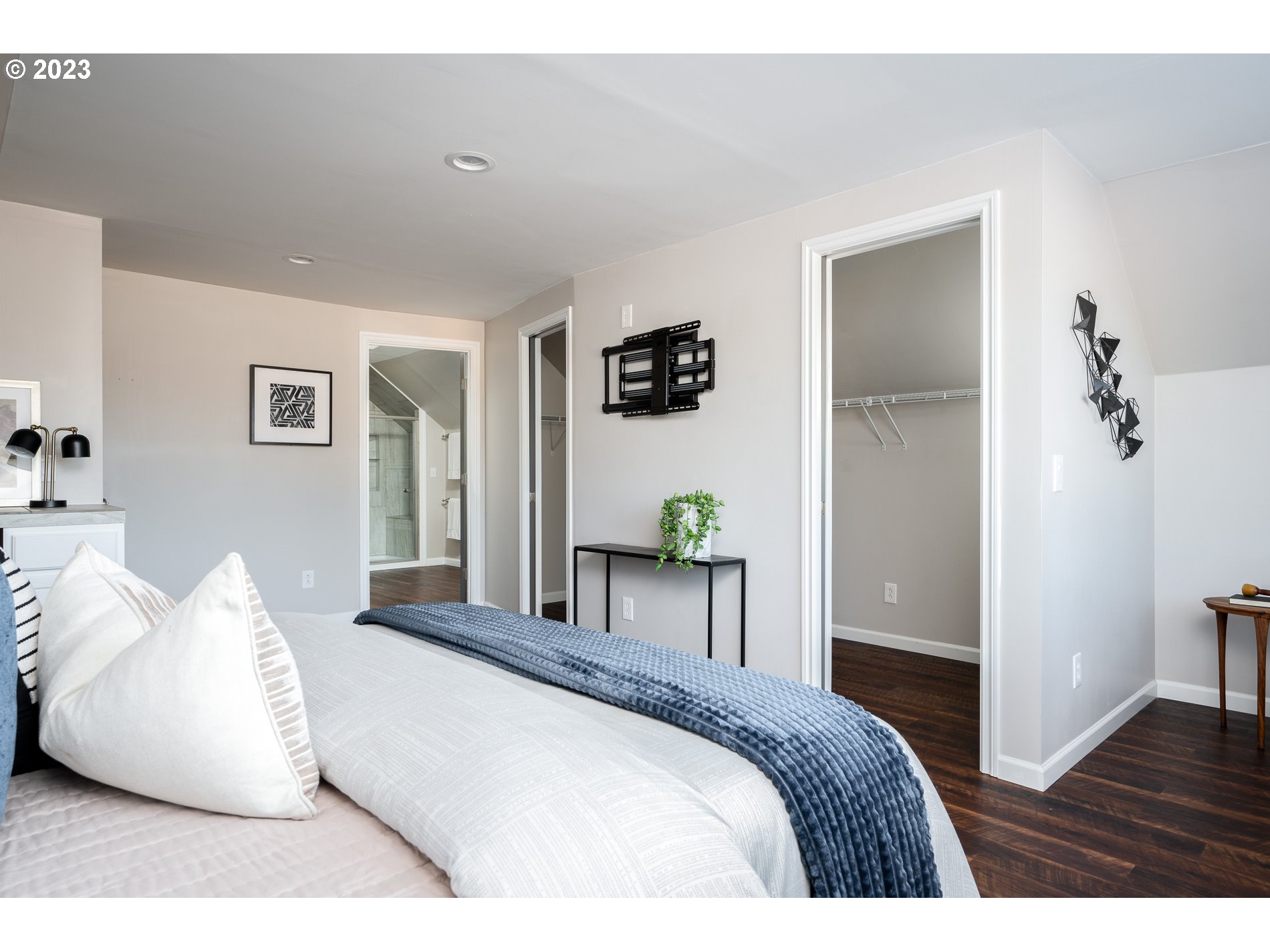 2115 Southwest 195th Avenue Aloha, OR 97003 - Photo 16 of 31