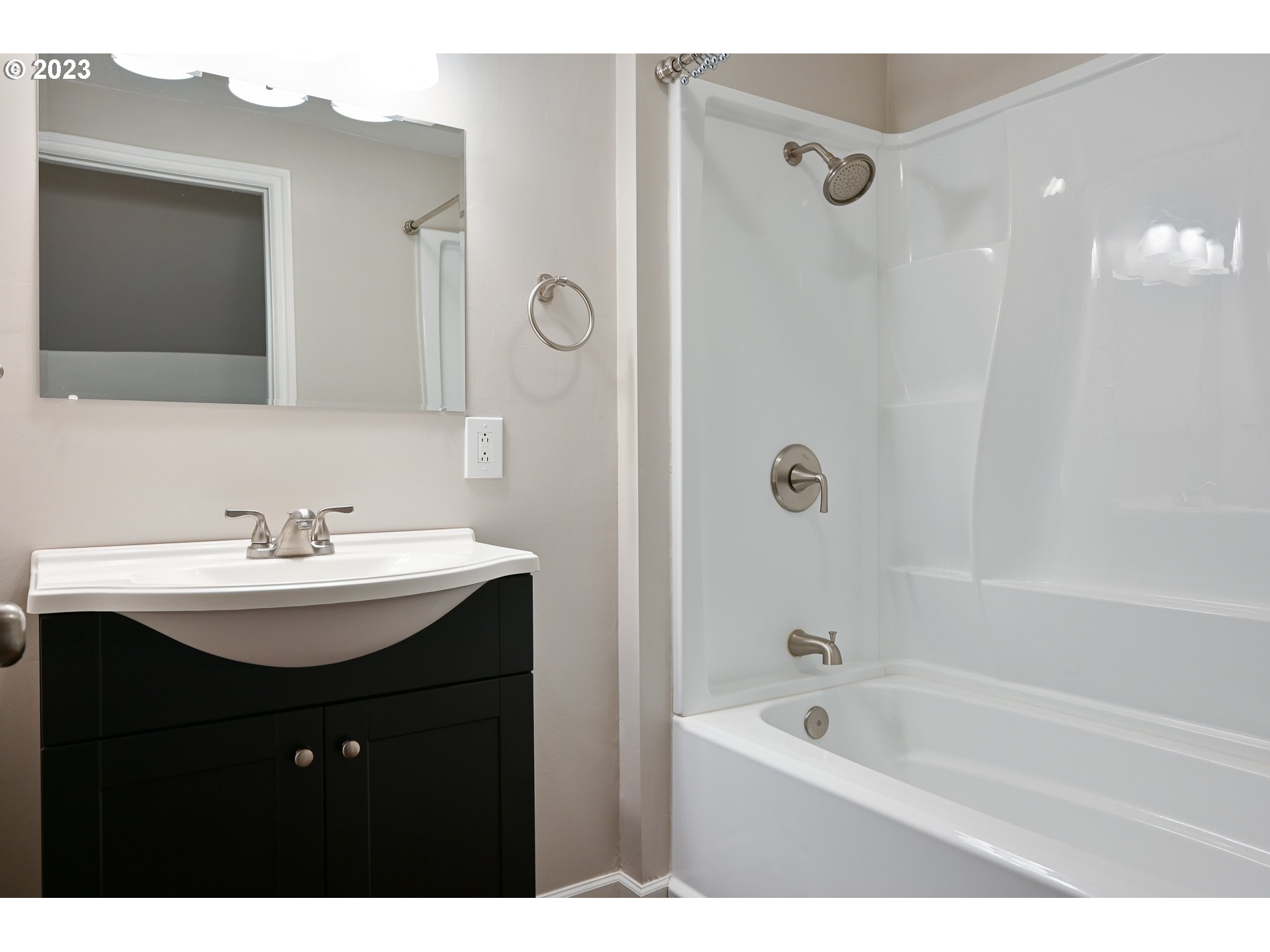 2115 Southwest 195th Avenue Aloha, OR 97003 - Photo 20 of 31