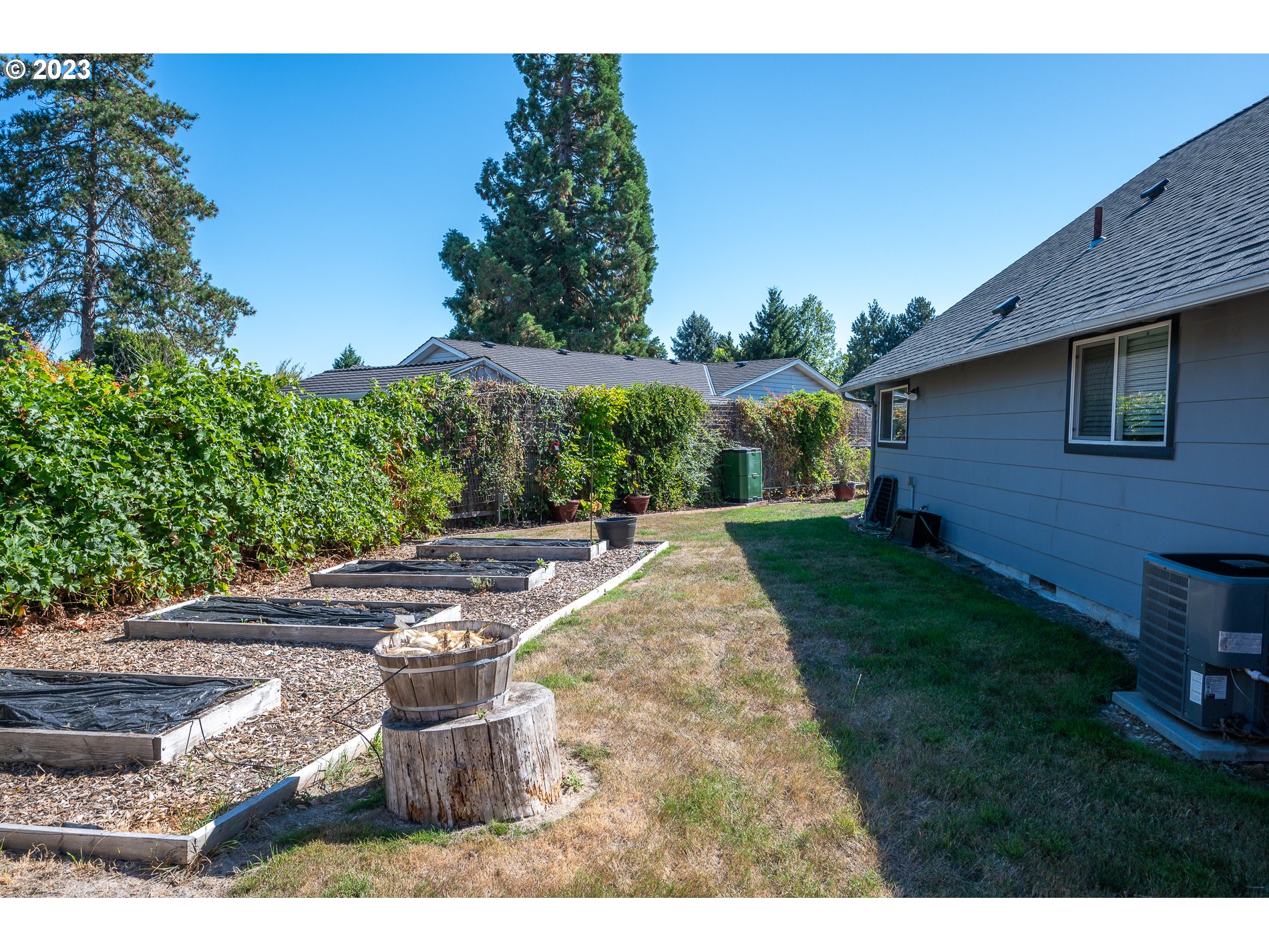 2115 Southwest 195th Avenue Aloha, OR 97003 - Photo 27 of 31