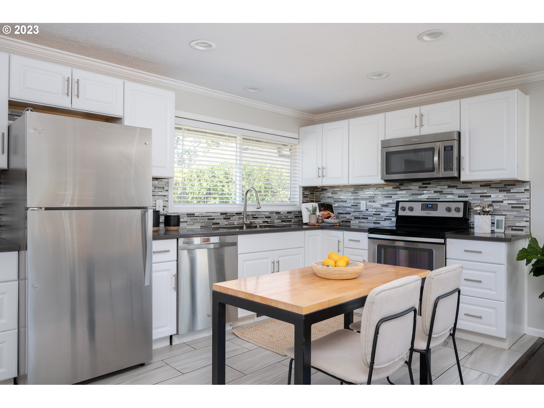 2115 Southwest 195th Avenue Aloha, OR 97003 - Photo 7 of 31