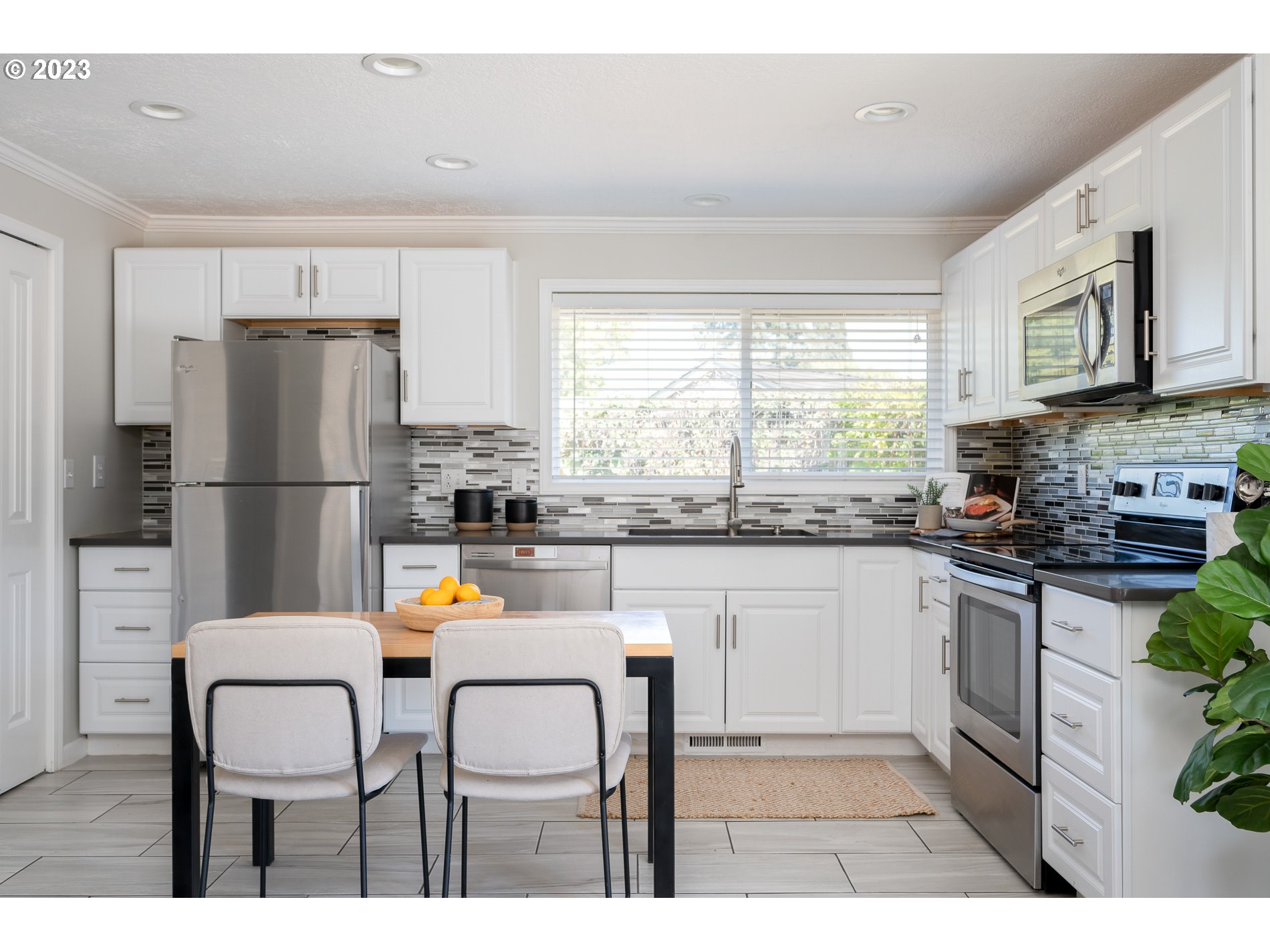 2115 Southwest 195th Avenue Aloha, OR 97003 - Photo 10 of 31