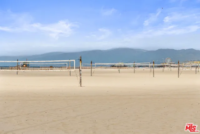 $3,700,000 | 23 Sea Colony Drive, Santa Monica, CA 90405