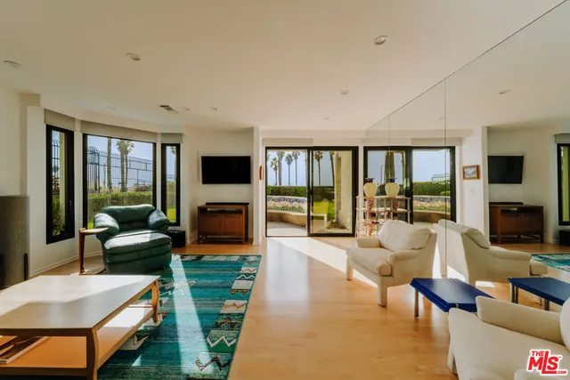 $3,700,000 | 23 Sea Colony Drive, Santa Monica, CA 90405
