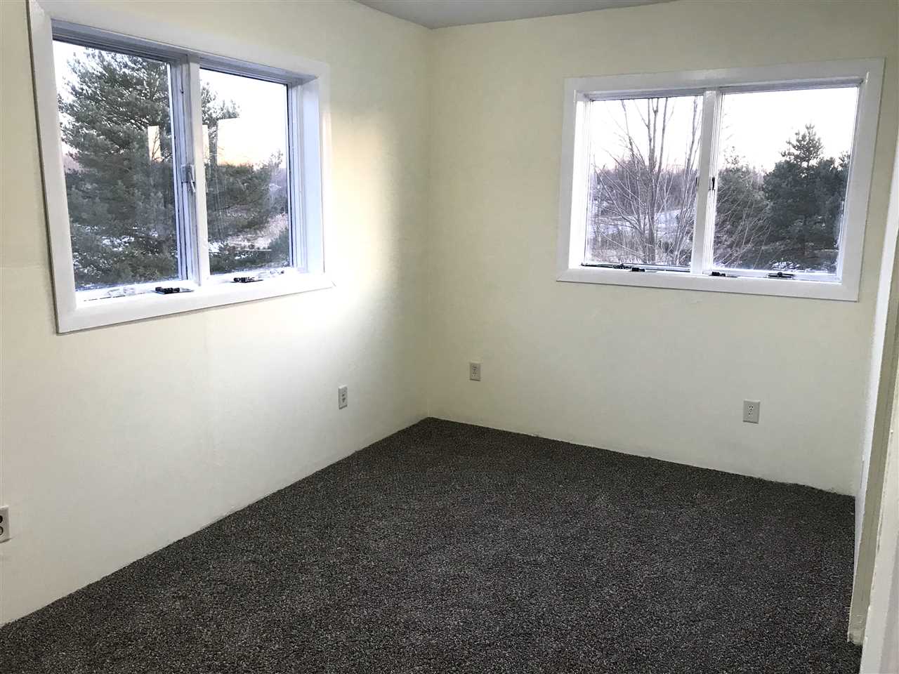 4044 South Vassar Road Burton, MI 48519 - Photo 35 of 56 50002216-45.JPG