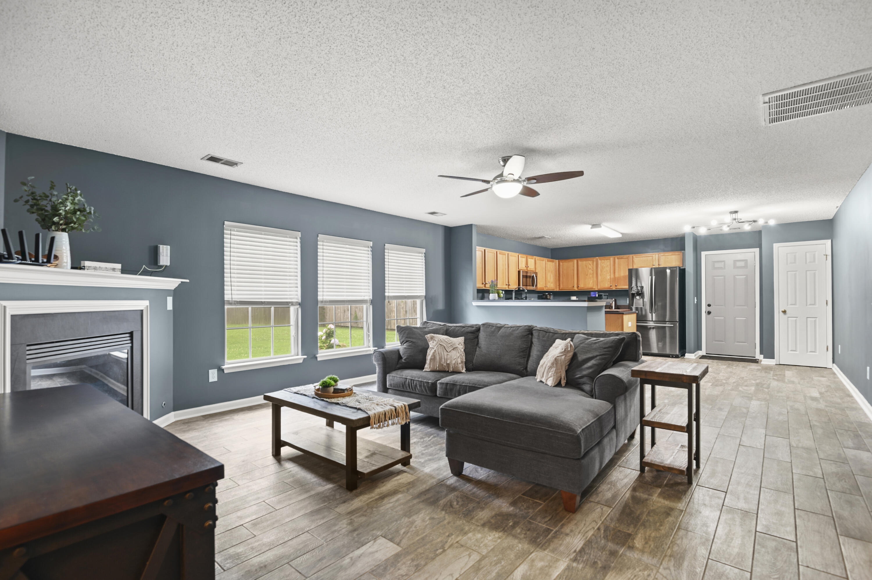 1124 Deerberry Road Hanahan, SC 29445 - Photo 4 of 26 _DSC1900