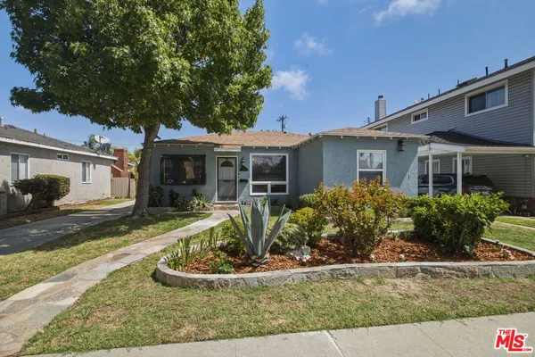 $949,000 | 801 West Columbia Street, Long Beach, CA 90806