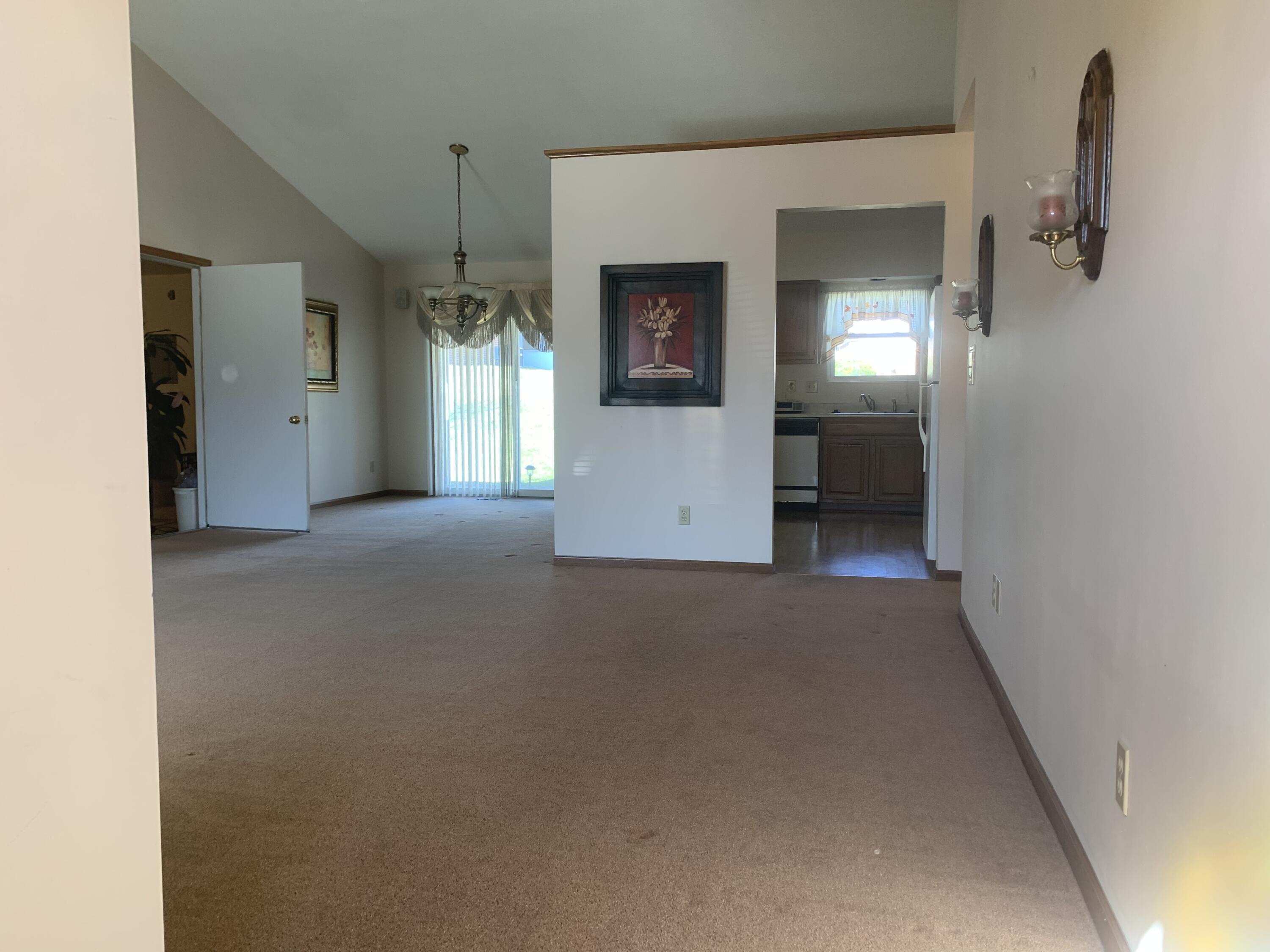 1154 Pheasant Run Springfield, OH 45503 - Photo 9 of 19 Gallery Image 9