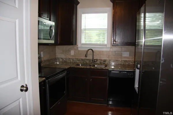 $2,050 | 2021 Chancellor Place, Raleigh, NC 27603