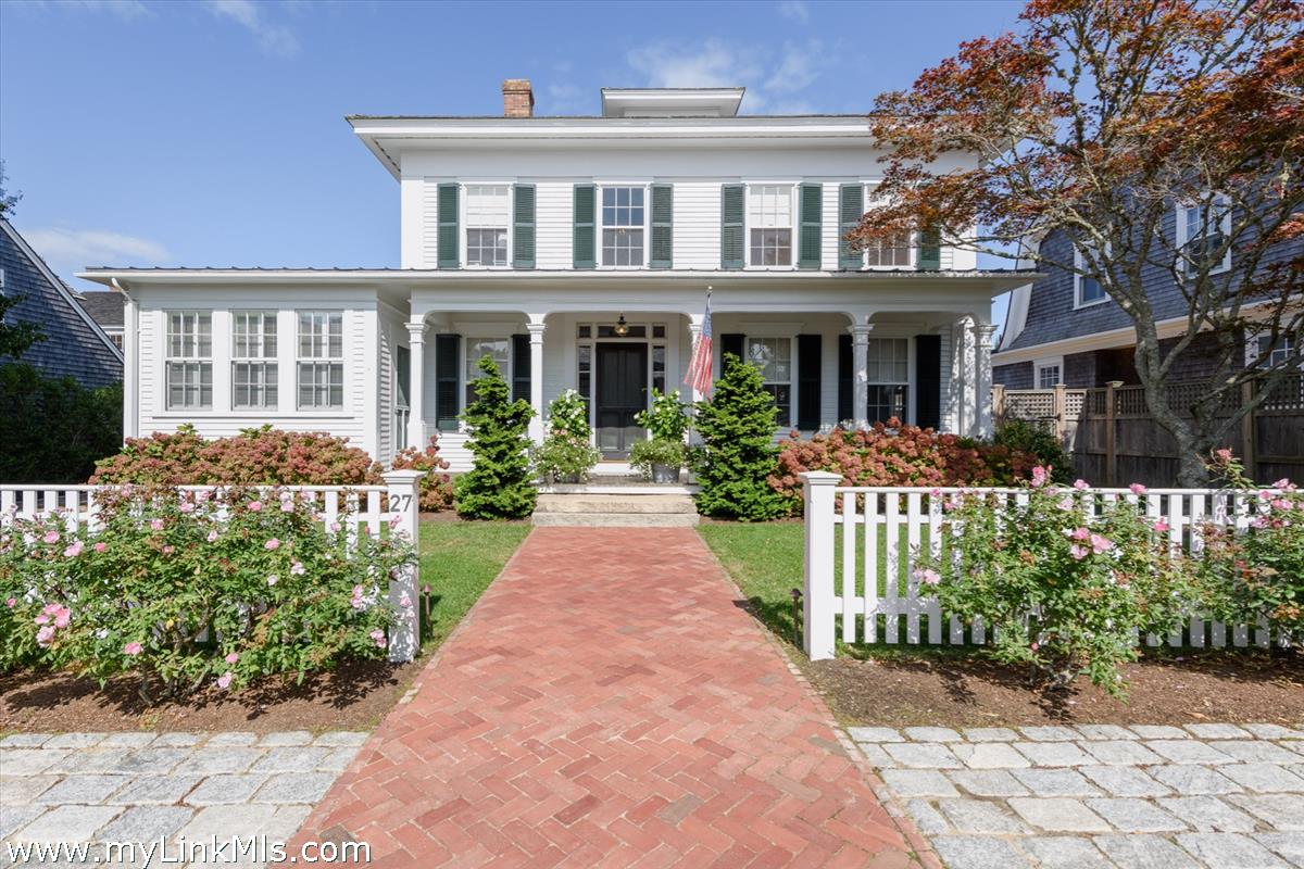27 Pierce Lane Edgartown, MA 02539 - Photo 1 of 49 Front, street view