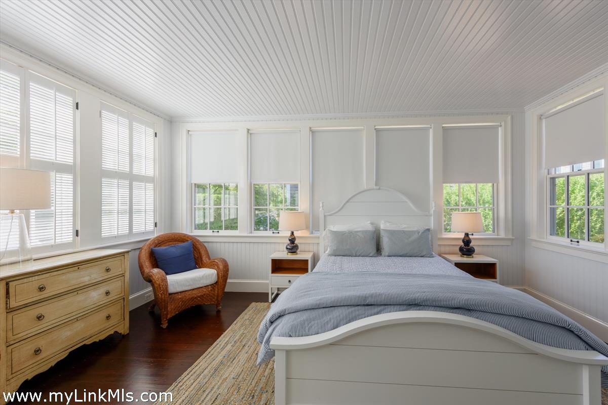 27 Pierce Lane Edgartown, MA 02539 - Photo 14 of 49 Gallery Image 14