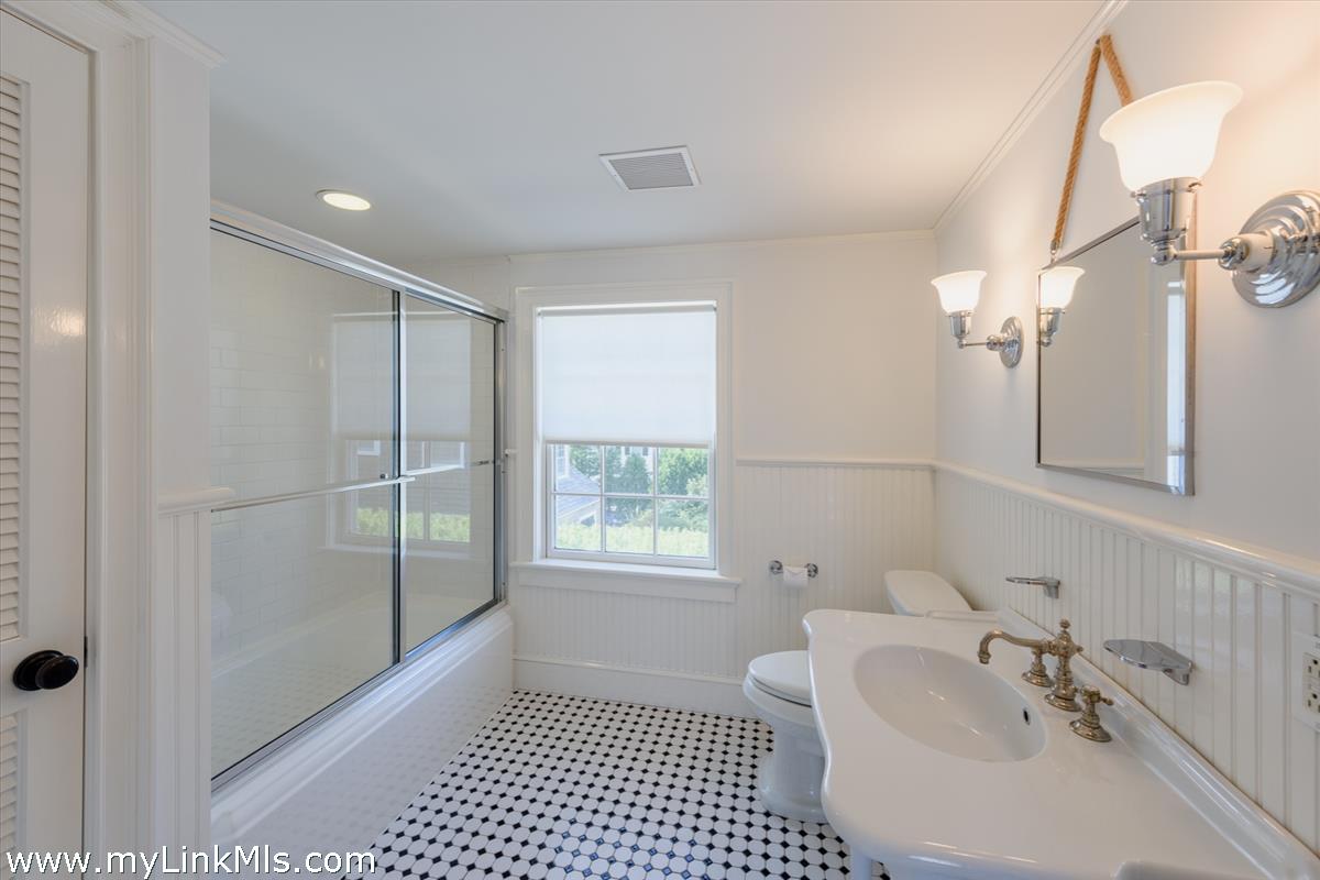 27 Pierce Lane Edgartown, MA 02539 - Photo 32 of 49 Bath