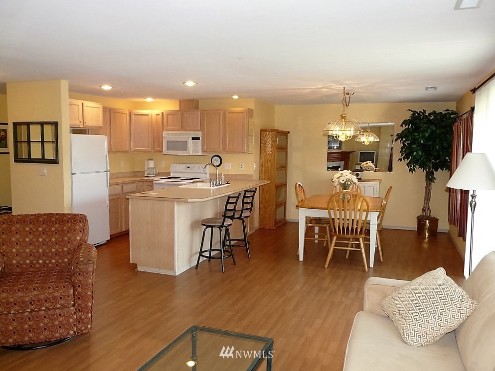 808 West Manson Road, Unit B204 Chelan, WA 98816 - Photo 3 of 14 Gallery Image 3