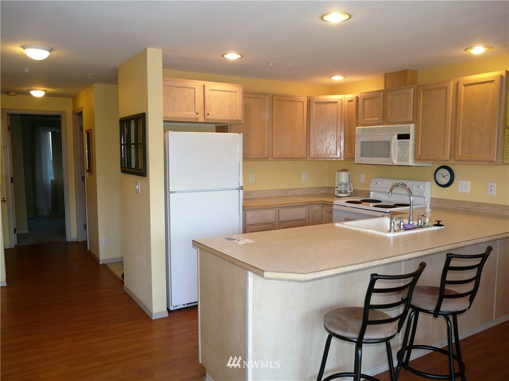808 West Manson Road, Unit B204 Chelan, WA 98816 - Photo 4 of 14 Gallery Image 4