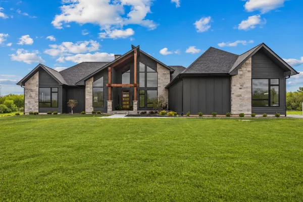 $1,295,000 | 4311 Red Tail Lane, Johnsburg, IL 60051