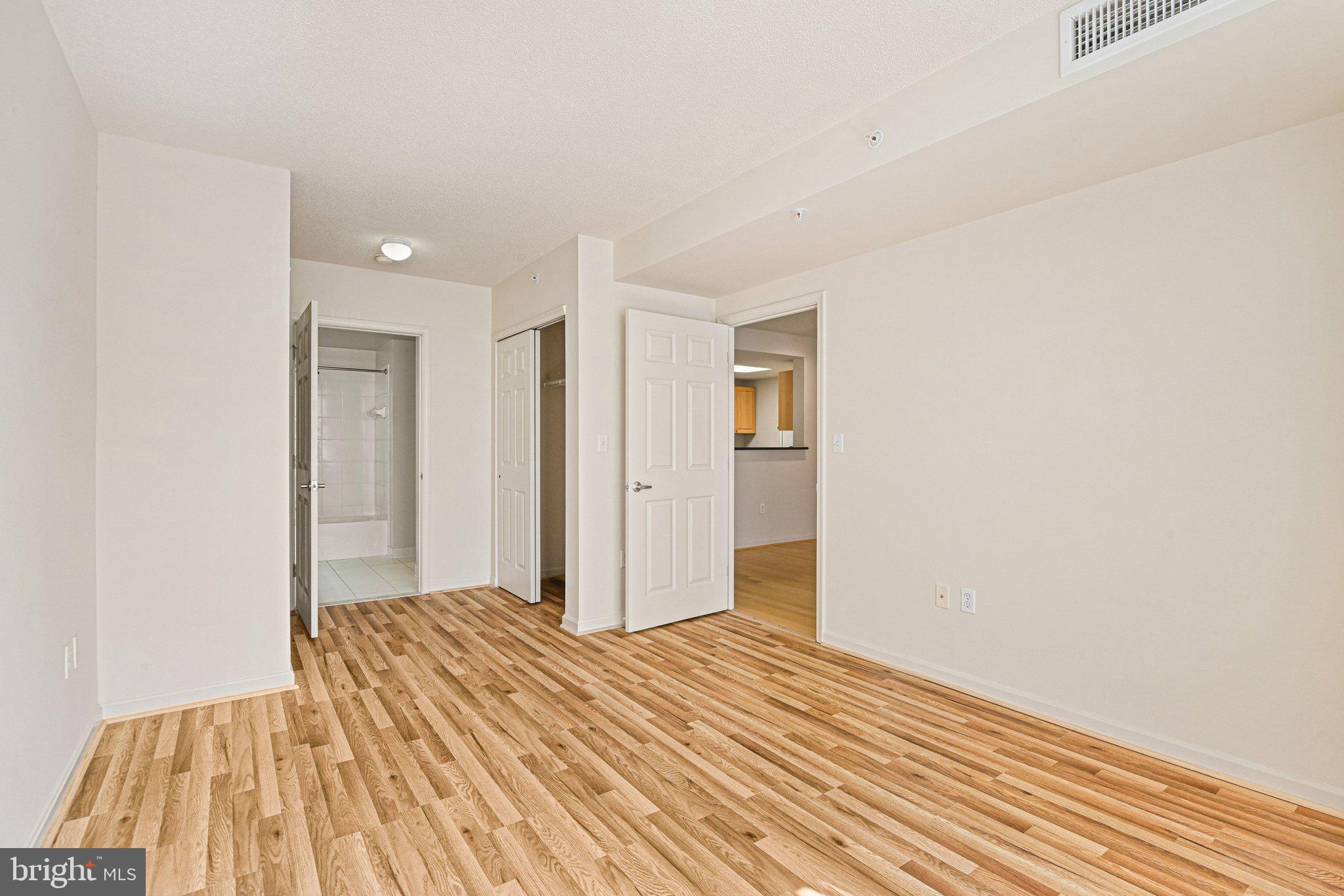 2726 Gallows Road, Unit 417 Vienna, VA 22180 - Photo 19 of 44 Bedroom