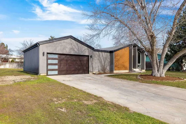 $599,900 | 8020 Hummel Drive, Boise, ID 83709