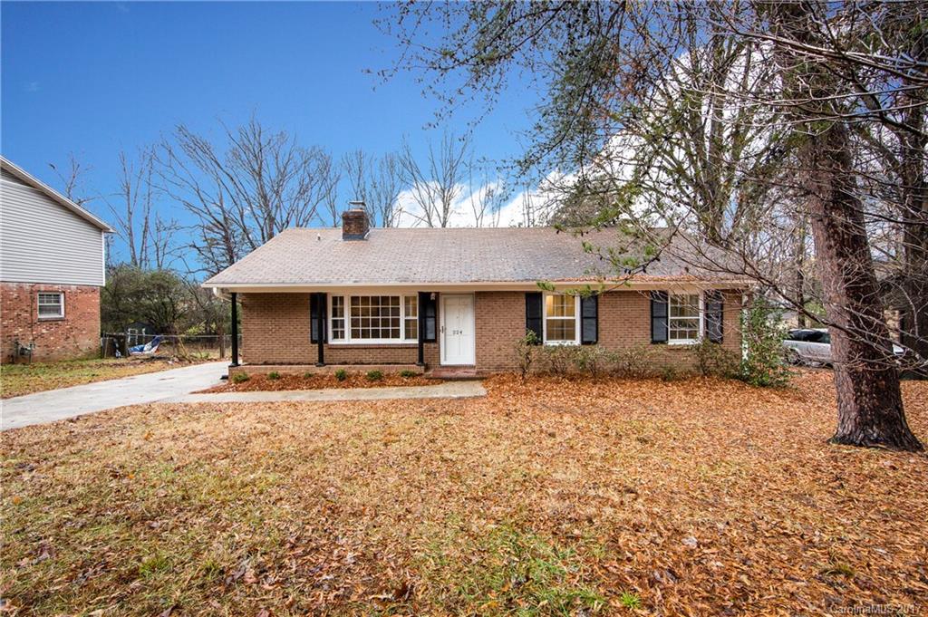 224 Clearbrook Road Matthews, NC 28105 - Photo 1 of 15 Gallery Image 1