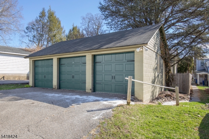 11 Halstead Street Clinton, NJ 08809 - Photo 26 of 30