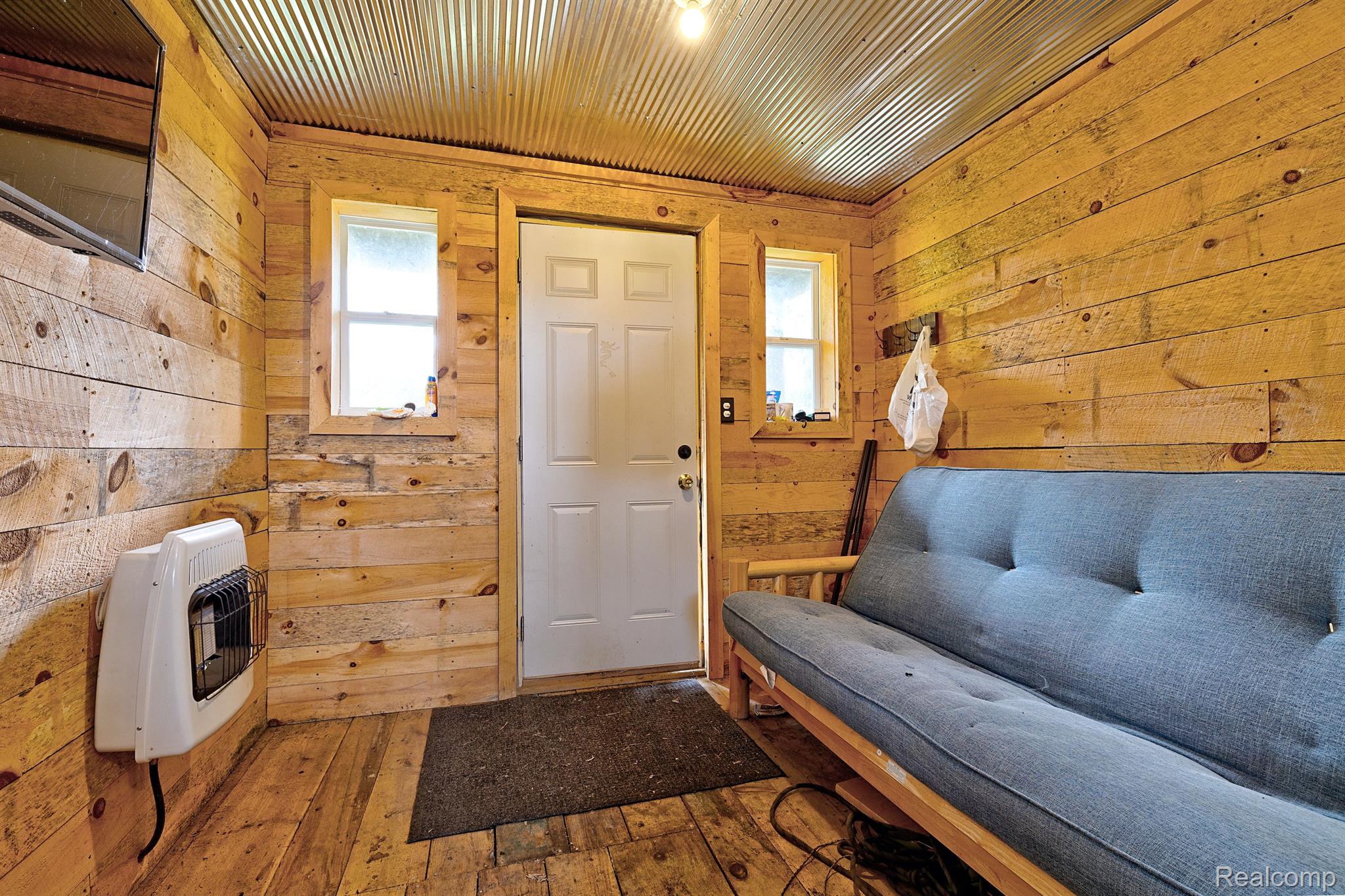 8910 Petz Road Imlay City, MI 48444 - Photo 35 of 62 Interior Hunting /Fishing Shack