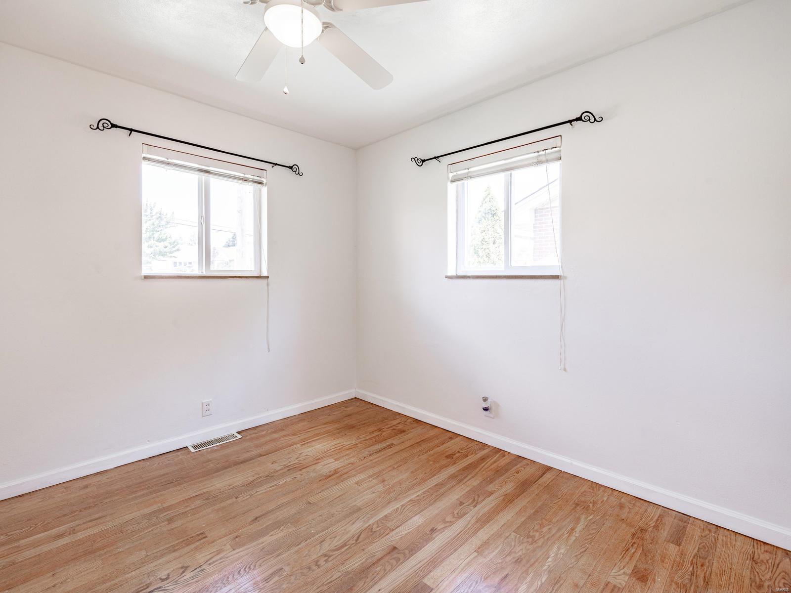 9754 MacKenzie Road St. Louis, MO 63123 - Photo 14 of 26