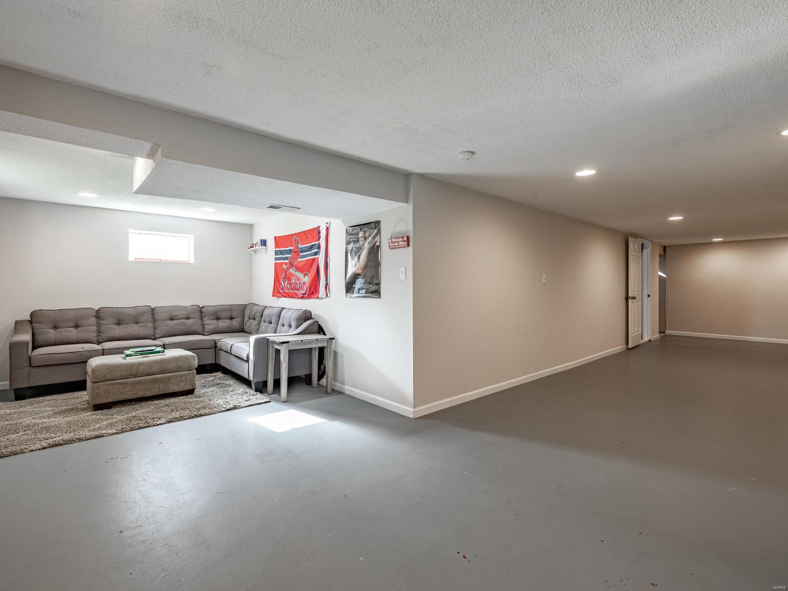 9754 MacKenzie Road St. Louis, MO 63123 - Photo 18 of 26