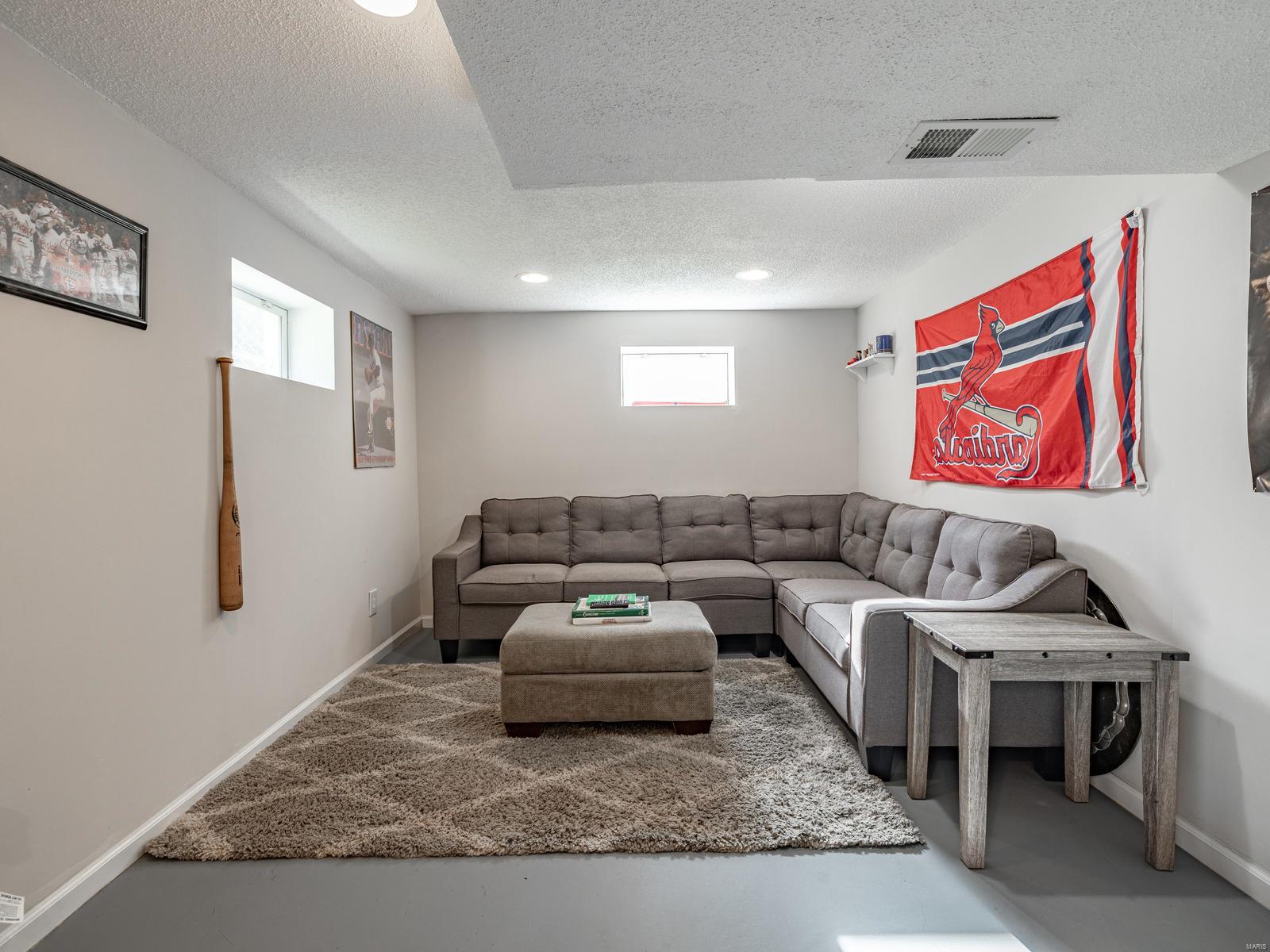 9754 MacKenzie Road St. Louis, MO 63123 - Photo 19 of 26