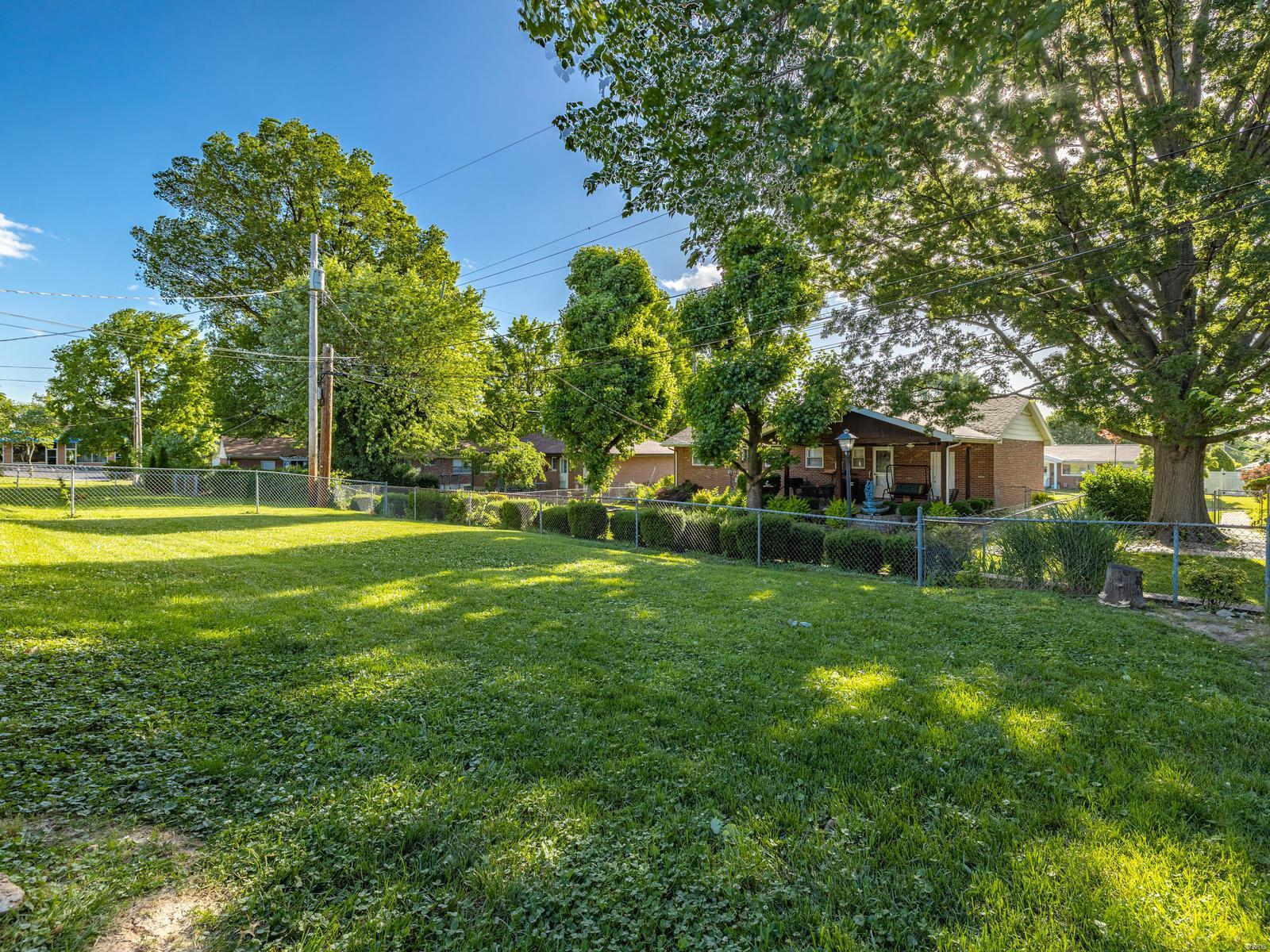 9754 MacKenzie Road St. Louis, MO 63123 - Photo 22 of 26