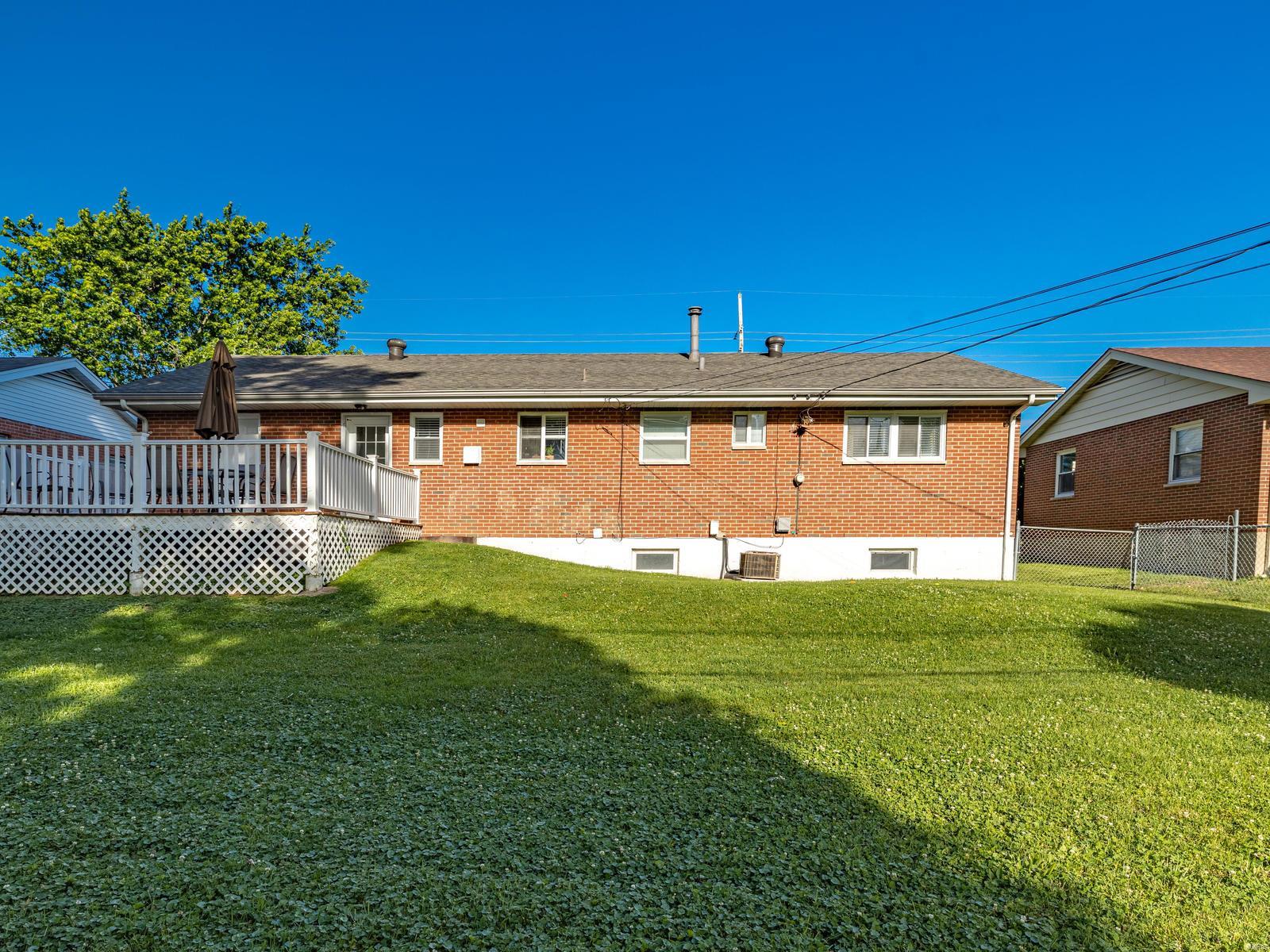 9754 MacKenzie Road St. Louis, MO 63123 - Photo 23 of 26