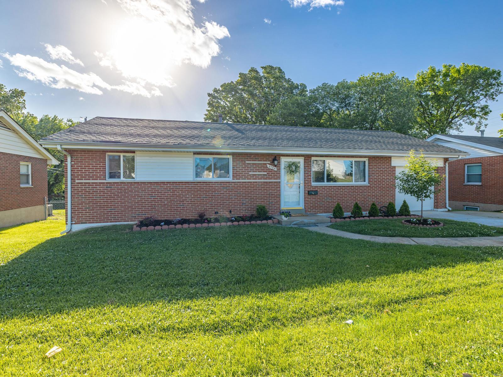9754 MacKenzie Road St. Louis, MO 63123 - Photo 25 of 26