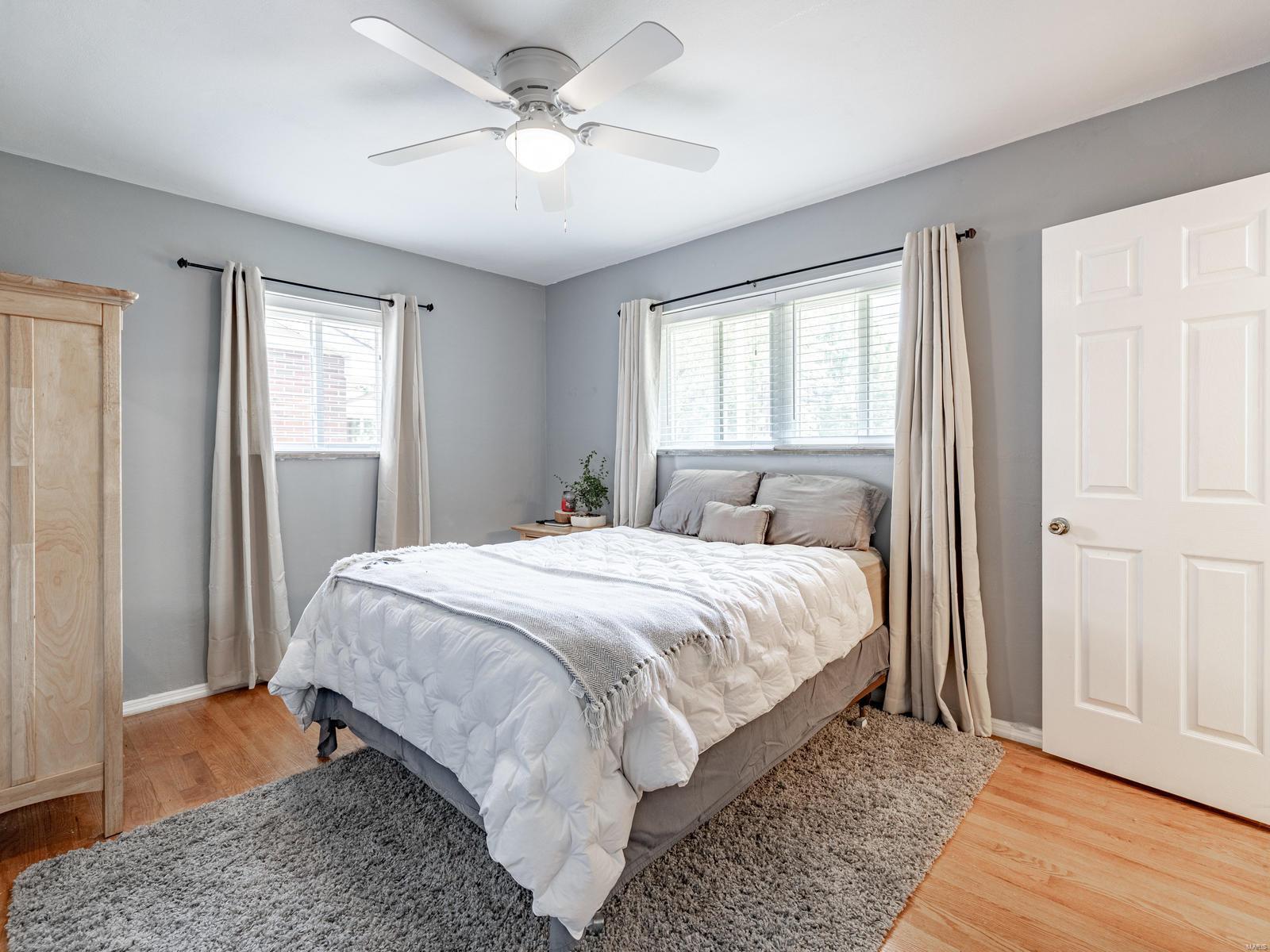 9754 MacKenzie Road St. Louis, MO 63123 - Photo 9 of 26
